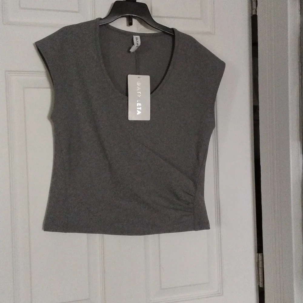 NWT Athleta Bayview T-Shirt Gray M - Picture 1 of 4